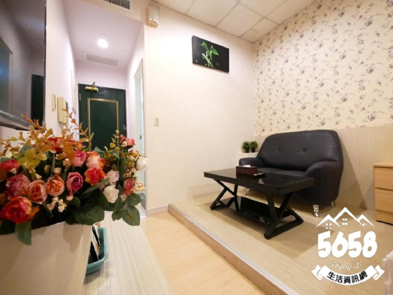 85 Season Apartment Kaohsiung Room photo